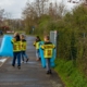 Mini- und Jugendfeuerwehr beim Aufräumen