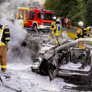 Feuerwehr Kahl bei Verkehrsunfall mehreren PKW