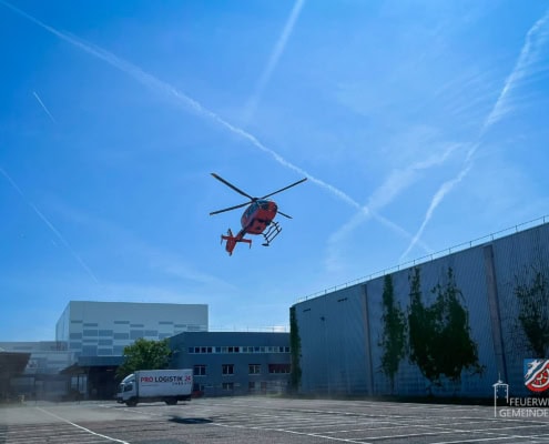 Feuerwehr Kahl sichert eine Hubschrauberlandung
