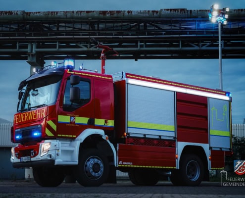 Feuerwehrfahrzeug der Gemeinde Kahl bei Einsätzen im Einsatz.