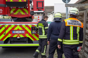 Die Teilnehmer bei der Arbeit mit der Drehleiter