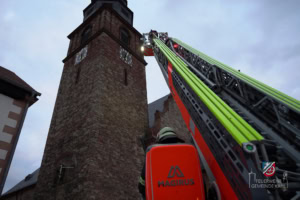Die Drehleiter am Kirchturm